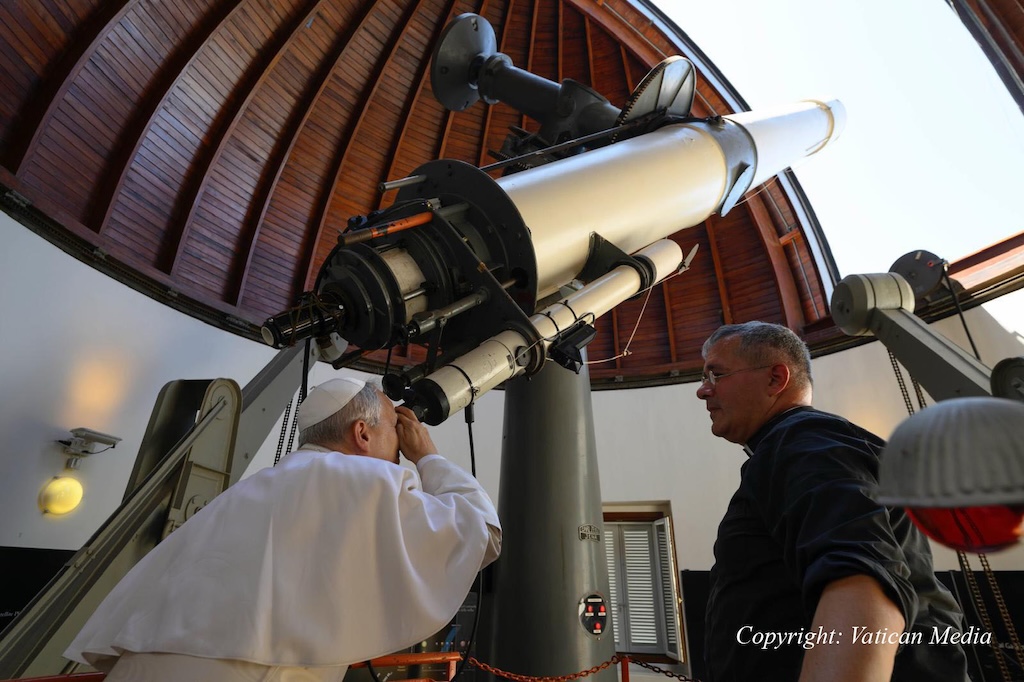 Papa Leone XIV ha visitato le Cupole della Specola Vaticana nel Palazzo Apostolico di Castel Gandolfo