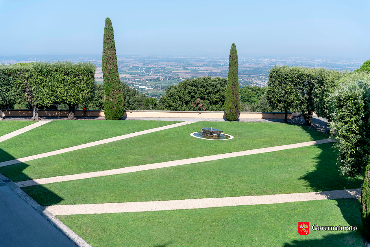 Ville Pontificie per Pellegrini Palazzo Apostolico e Giardino Segreto per Pellegrinaggi (11-30 pax)